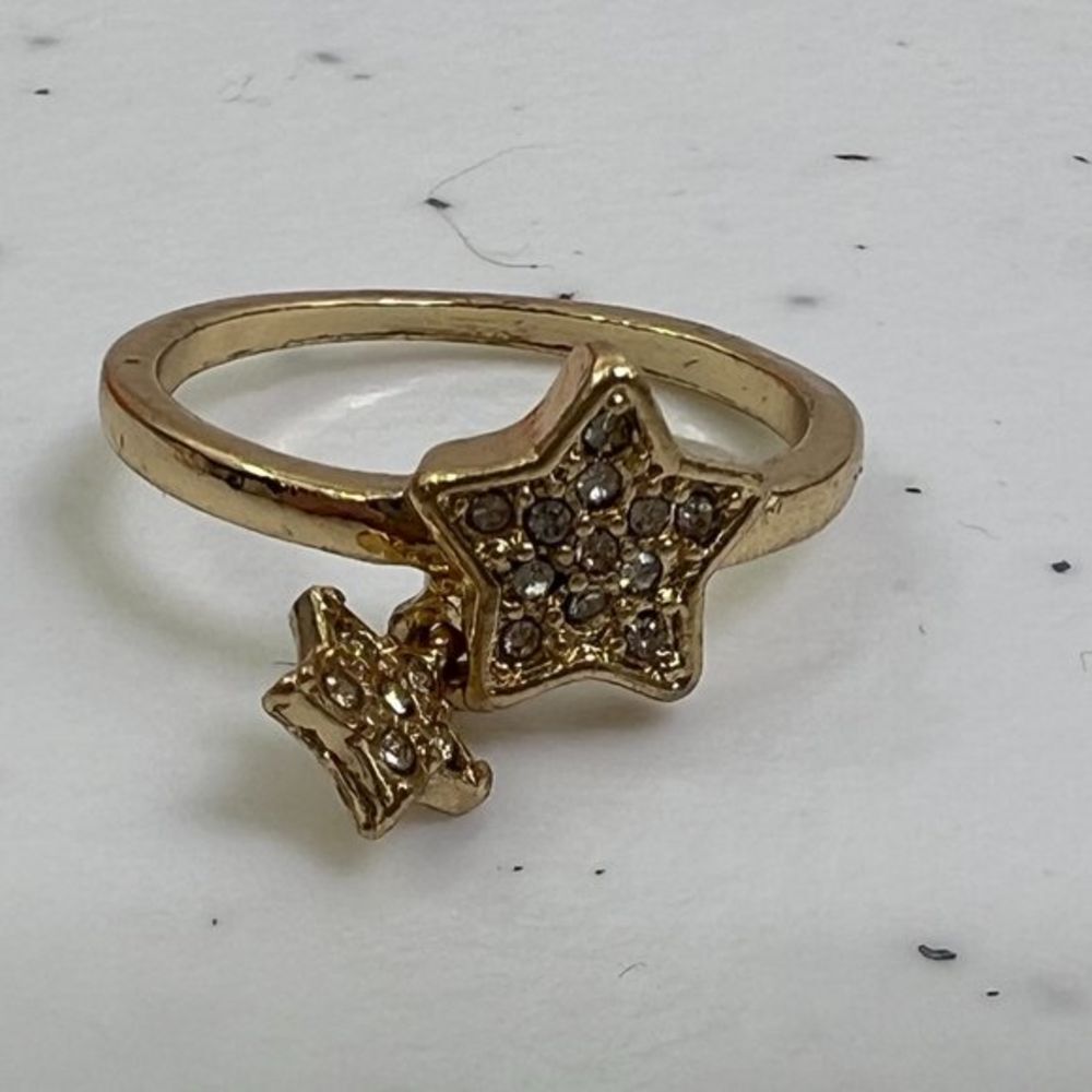 Urban Outfitters Ring Star Dangle Charm Rhinestone Size‎ 5 Gold Tone Celestial
